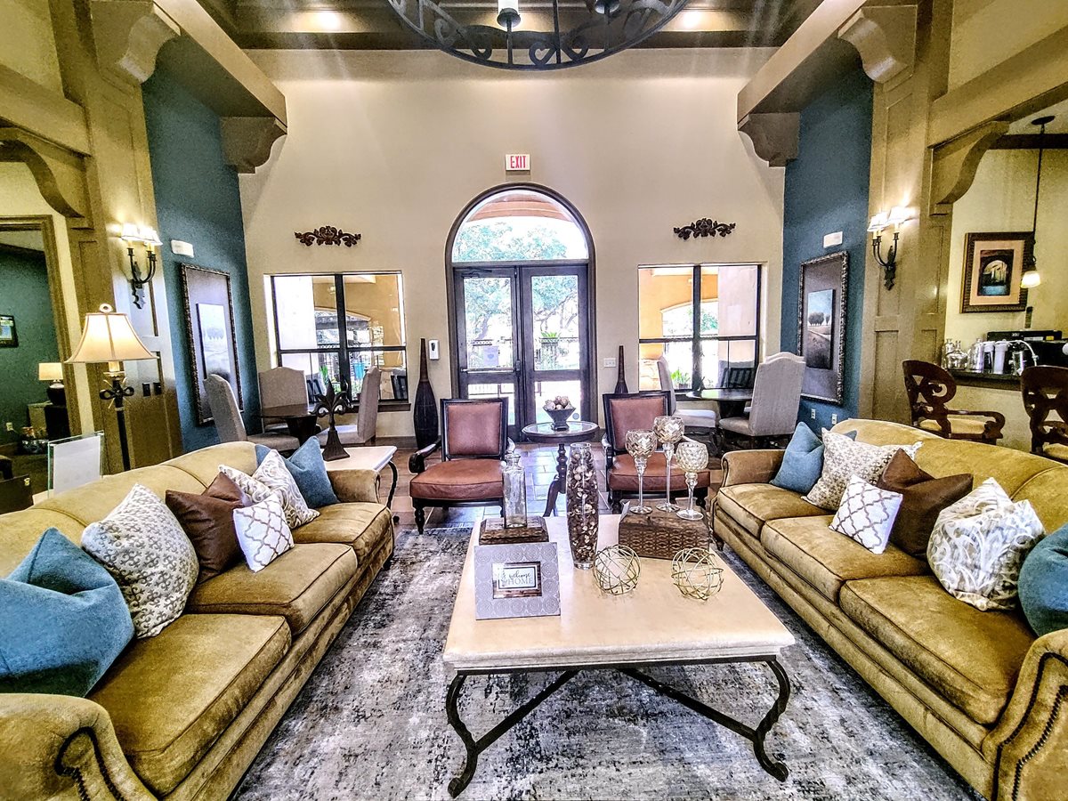 Montecristo Apartments